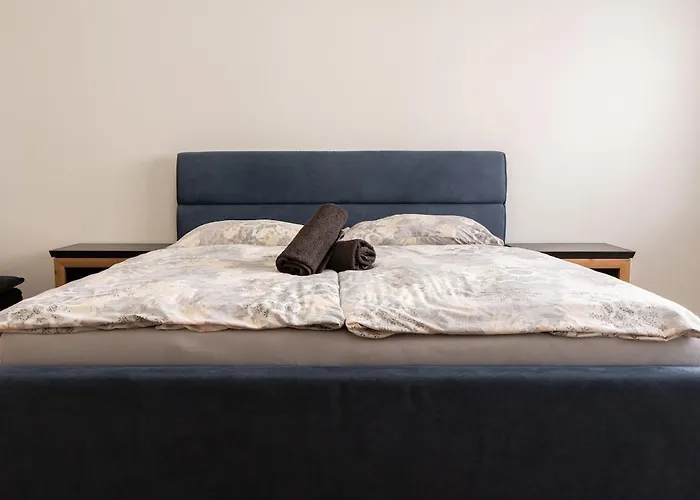 Modern 2br Gem In Center Apartmán *