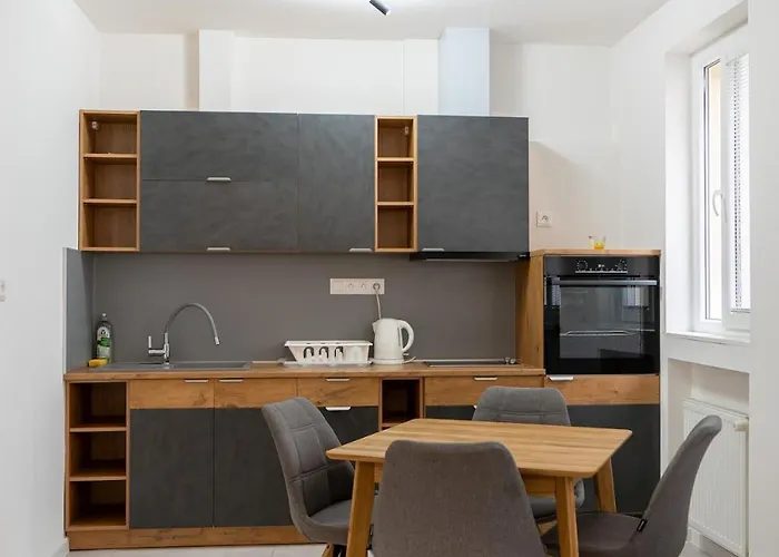 Modern 2br Gem In Center Apartmán Bratislava